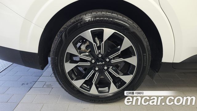 Kia Canival 2023 — photo 5