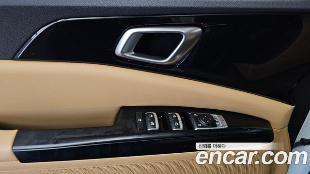 Kia Canival 2023 — photo 28