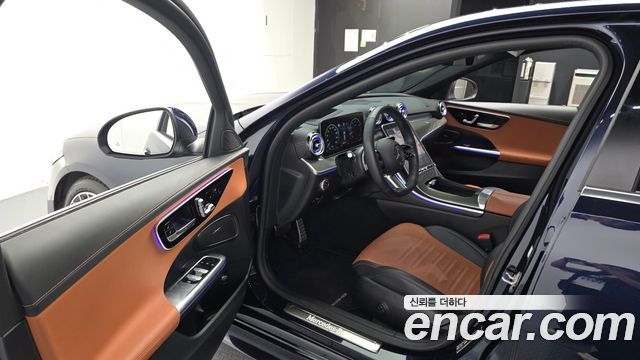 Mercedes-Benz C-Class 2023 — photo 10