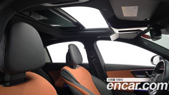 Mercedes-Benz C-Class 2023 — photo 16
