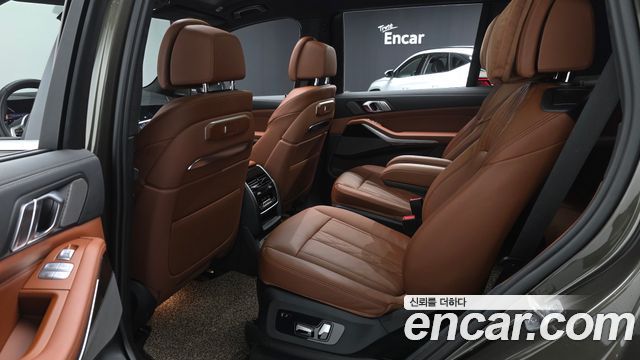 BMW X7 2023 — photo 17