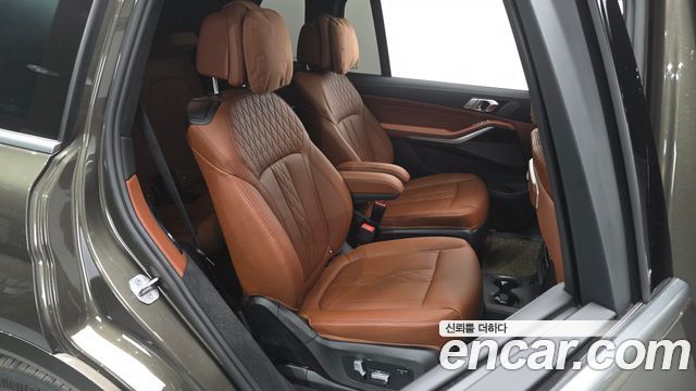 BMW X7 2023 — photo 18
