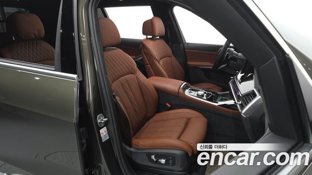 BMW X7 2023 — photo 16