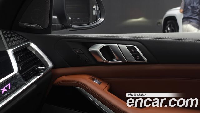 BMW X7 2023 — photo 28