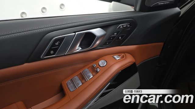 BMW X7 2023 — photo 30