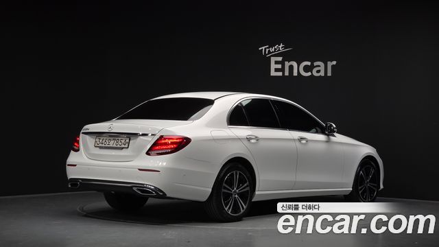 Mercedes-Benz E-Class 2020 — photo 2