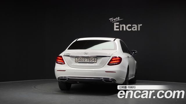 Mercedes-Benz E-Class 2020 — photo 4