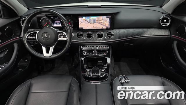 Mercedes-Benz E-Class 2020 — photo 10