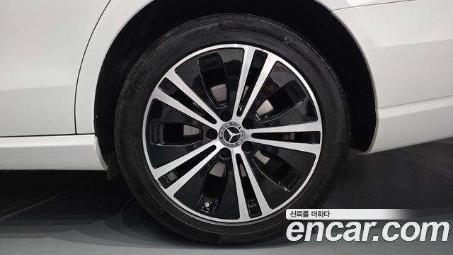 Mercedes-Benz E-Class 2020 — photo 7