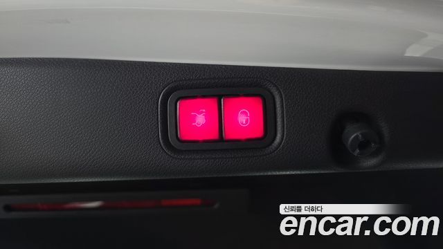 Mercedes-Benz E-Class 2020 — photo 27