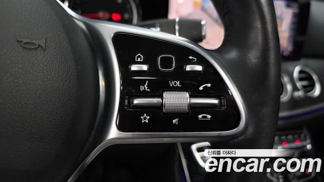 Mercedes-Benz E-Class 2020 — photo 32