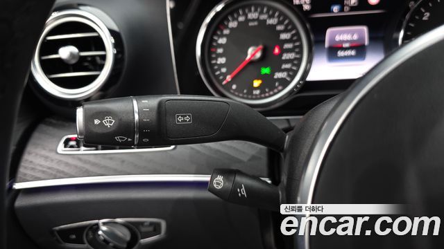 Mercedes-Benz E-Class 2020 — photo 34