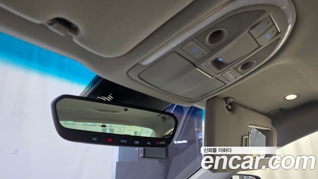 Genesis G80 2019 — photo 23