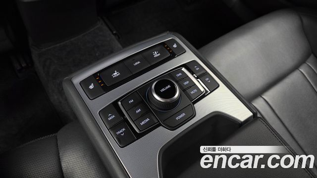 Genesis G80 2019 — photo 25