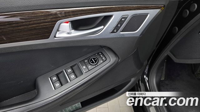 Genesis G80 2019 — photo 30