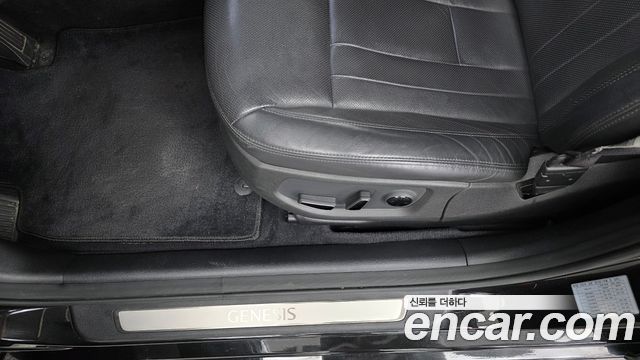 Genesis G80 2019 — photo 31