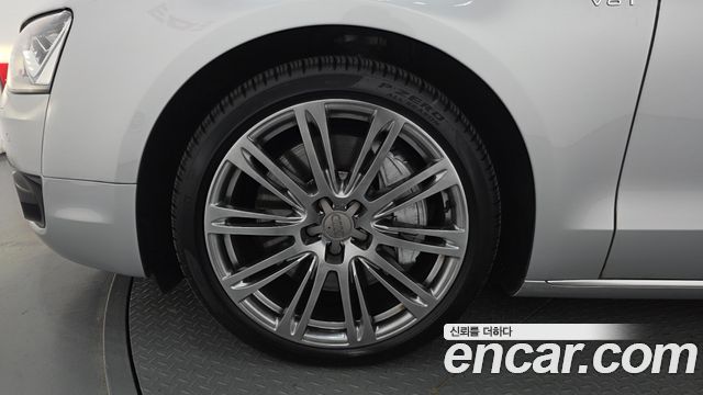 Audi A8 2013 — photo 5