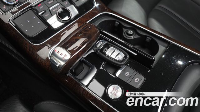 Audi A8 2013 — photo 9