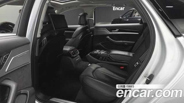 Audi A8 2013 — photo 11