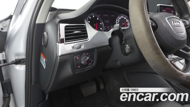 Audi A8 2013 — photo 13