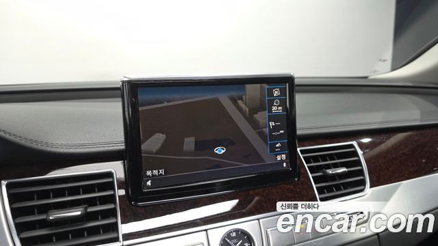 Audi A8 2013 — photo 15