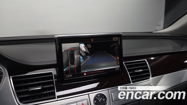 Audi A8 2013 — photo 16