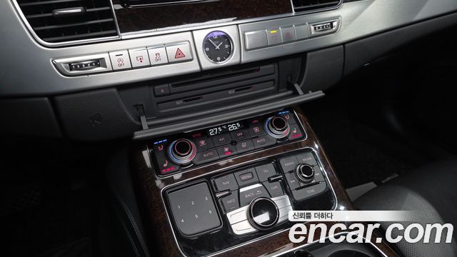 Audi A8 2013 — photo 17