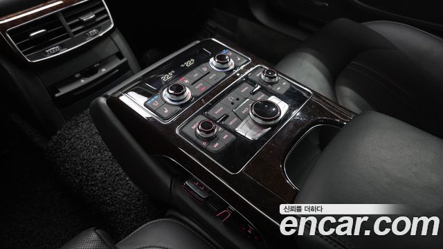 Audi A8 2013 — photo 19