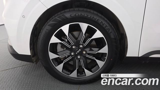 Kia Canival 2023 — photo 5