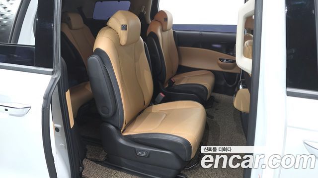 Kia Canival 2023 — photo 17