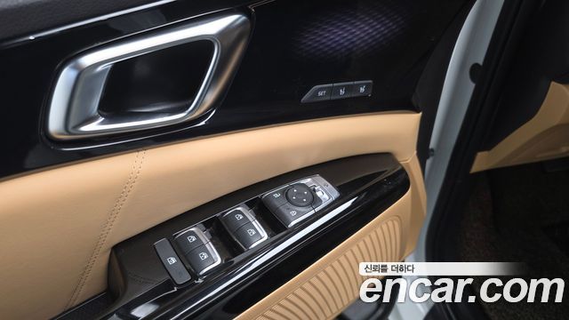 Kia Canival 2023 — photo 28