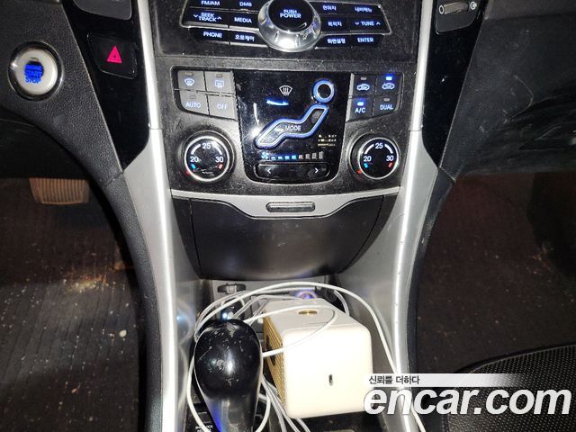 Hyundai Sonata 2010 — photo 11