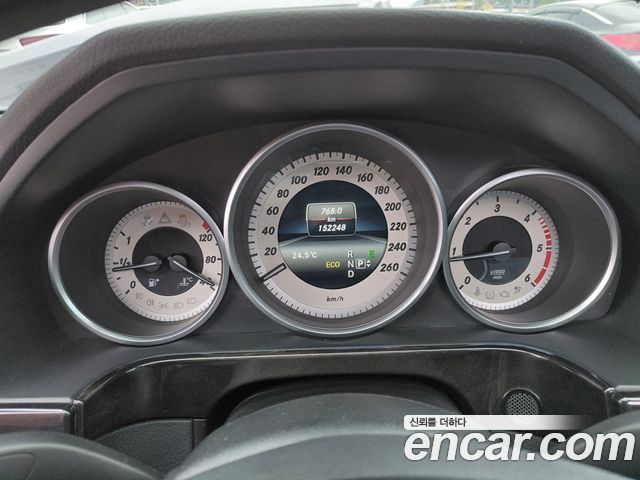 Mercedes-Benz E-Class 2014 — photo 8