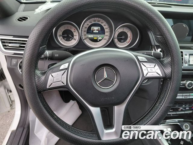 Mercedes-Benz E-Class 2014 — photo 9