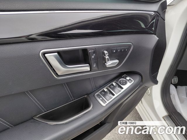 Mercedes-Benz E-Class 2014 — photo 15