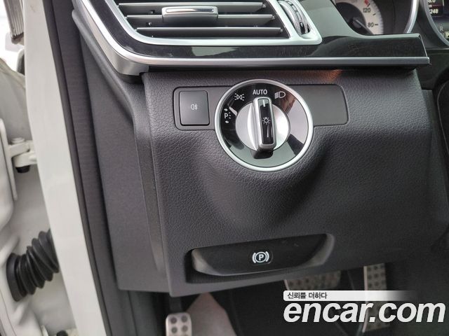 Mercedes-Benz E-Class 2014 — photo 16