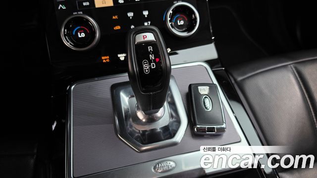 Land Rover Range Rover Evoque 2021 — photo 12