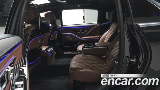 Mercedes-Benz S-Class 2023 — photo 18