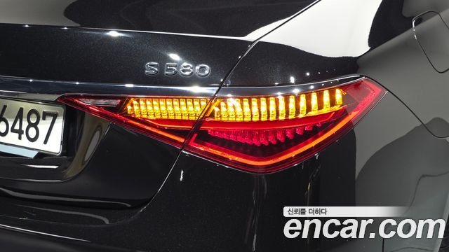 Mercedes-Benz S-Class 2023 — photo 9