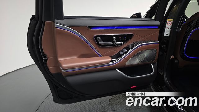 Mercedes-Benz S-Class 2023 — photo 15