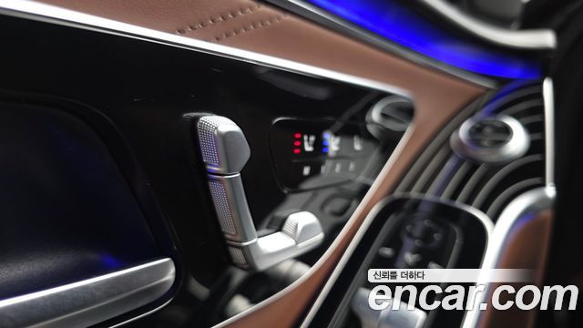 Mercedes-Benz S-Class 2023 — photo 28