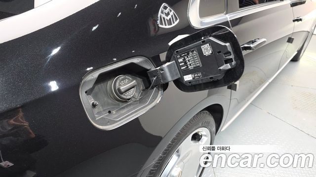 Mercedes-Benz S-Class 2023 — photo 39