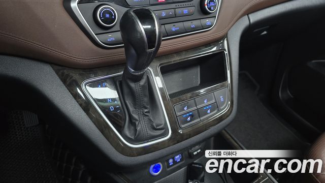 Hyundai Starex 2018 — photo 9