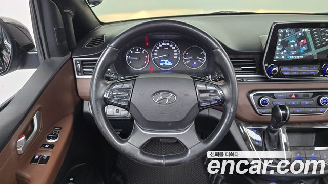 Hyundai Starex 2018 — photo 12