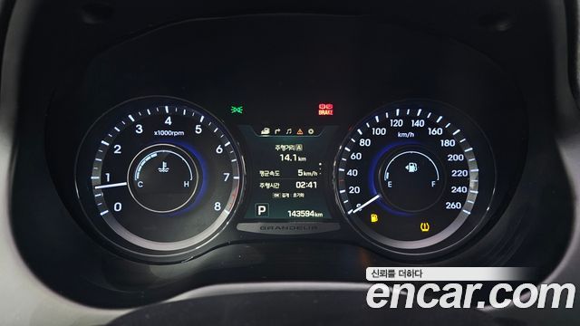 Hyundai Grandeur 2015 — photo 11