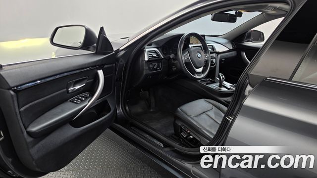 BMW 4-Series 2020 — photo 13