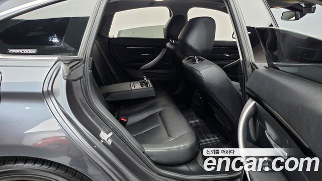 BMW 4-Series 2020 — photo 17