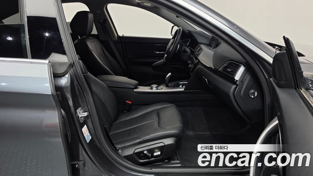 BMW 4-Series 2020 — photo 16