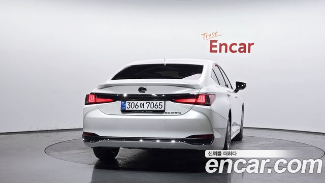 Lexus ES 2026 — photo 4