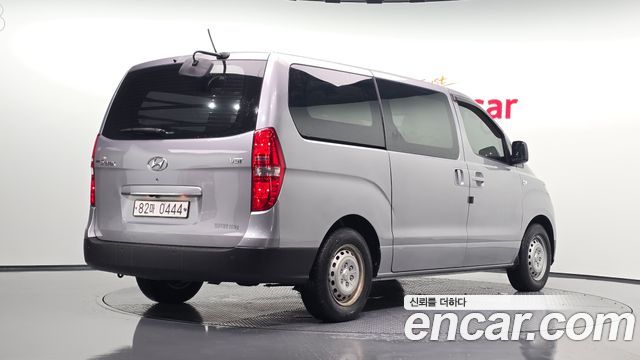 Hyundai Starex 2019 — photo 2